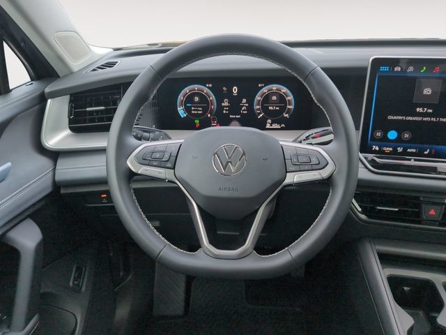 Certified 2026 Volkswagen Tiguan SE w/ Panoramic Sunroof Package AWD/4WD image 12