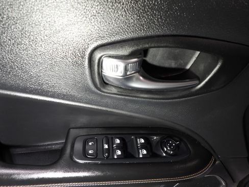 Used 2021 Jeep Compass Latitude AWD/4WD image 8