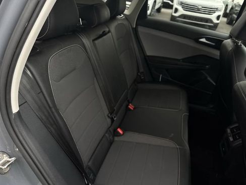 Certified 2022 Volkswagen Taos SE image 27