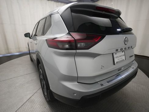 Used 2024 Nissan Rogue SV w/ SV Premium Package AWD/4WD image 35