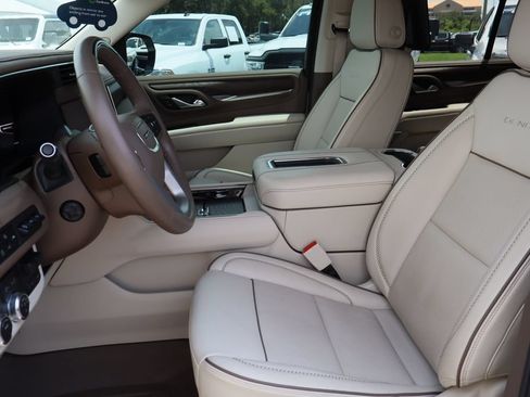 Certified 2024 GMC Yukon Denali w/ Advanced Technology Package AWD/4WD image 24