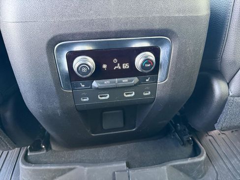 Used 2021 GMC Yukon Denali w/ Denali Premium Package image 14