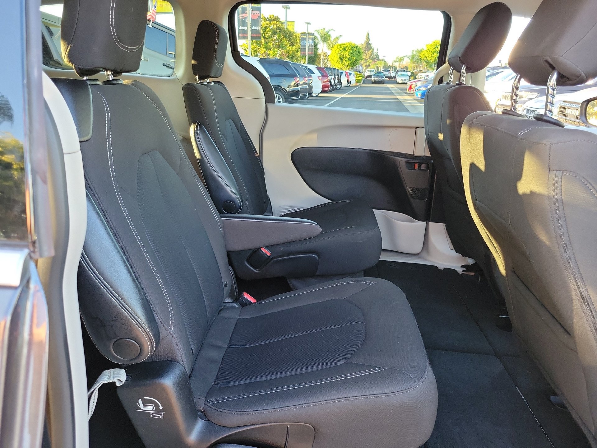 Certified 2023 Chrysler Voyager LX FWD image 24