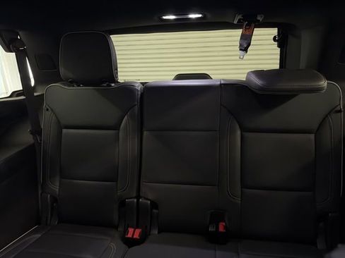 Used 2021 Chevrolet Tahoe Premier w/ Premium Package AWD/4WD image 17