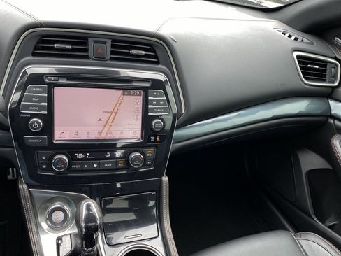 Used 2021 Nissan Maxima SR w/ Sport Mat Group image 14