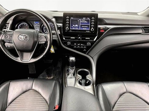 Used 2021 Toyota Camry SE image 16