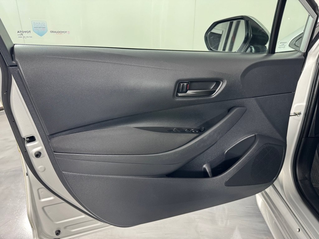Used 2024 Toyota Corolla LE w/ LE Convenience Package FWD image 11
