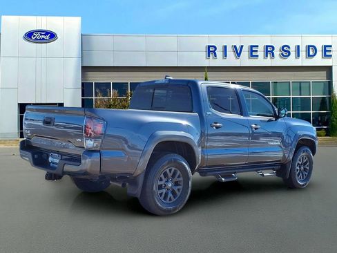 Used 2023 Toyota Tacoma SR5 w/ Technology Package image 6