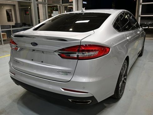 Used 2019 Ford Fusion Titanium image 5