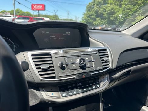 Used 2015 Honda Accord Sport image 19