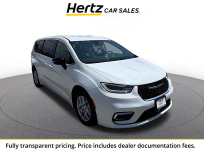Used 2024 Chrysler Pacifica Touring-L