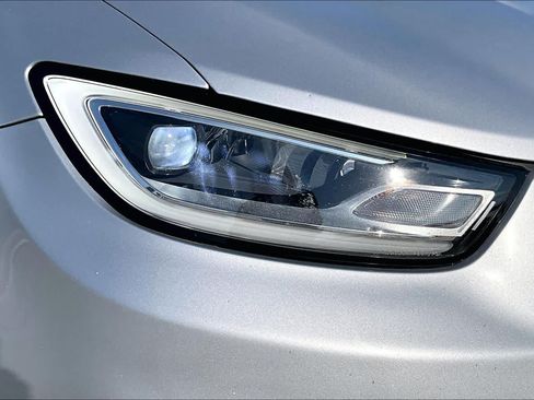 Used 2024 Chrysler Pacifica Touring-L FWD image 26