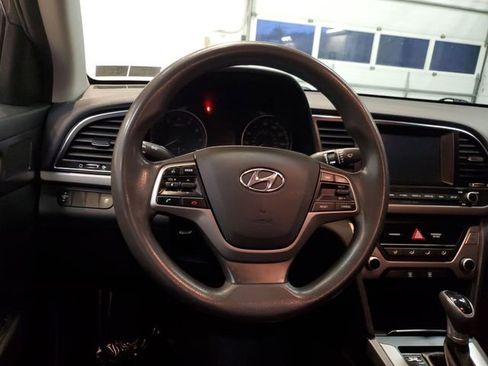 Used 2018 Hyundai Elantra SE w/ SE Connectivity Package 04 image 16