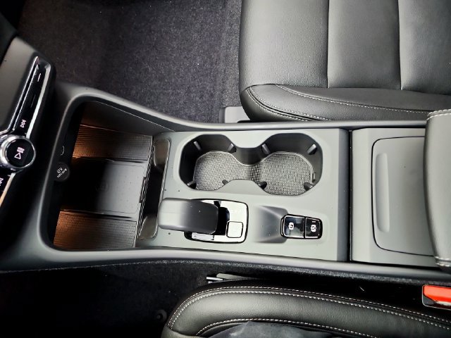 New 2026 Volvo XC40 B5 Core w/ Protection Package Premier AWD/4WD image 26