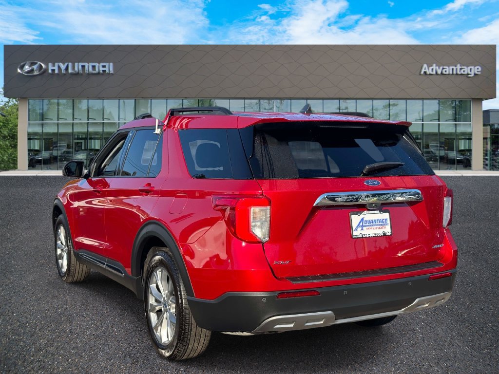 Used 2023 Ford Explorer XLT w/ Equipment Group 202A AWD/4WD image 5