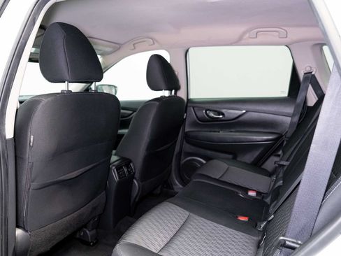 Used 2018 Nissan Rogue SV AWD/4WD image 16