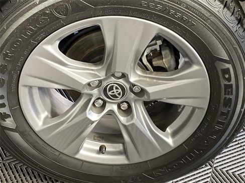 Used 2024 Toyota RAV4 XLE image 27