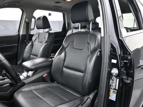 Used 2024 Kia Telluride LX FWD image 22