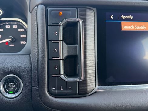 Used 2021 GMC Yukon Denali w/ Denali Premium Package image 24