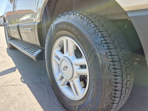 Used 2004 Ford Expedition XLT RWD image 20