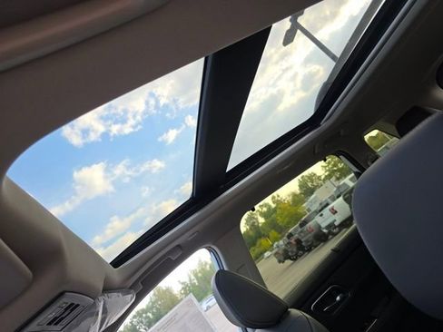 New 2026 Nissan Rogue Platinum w/ Platinum Premium Package image 5