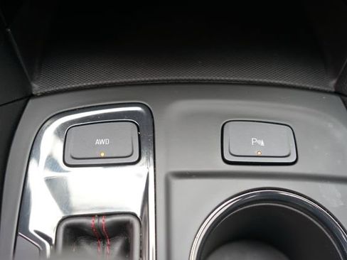 Used 2022 Chevrolet Equinox RS w/ RS Leather Package image 17