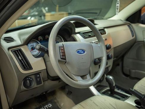 Used 2011 Ford Focus SE image 9