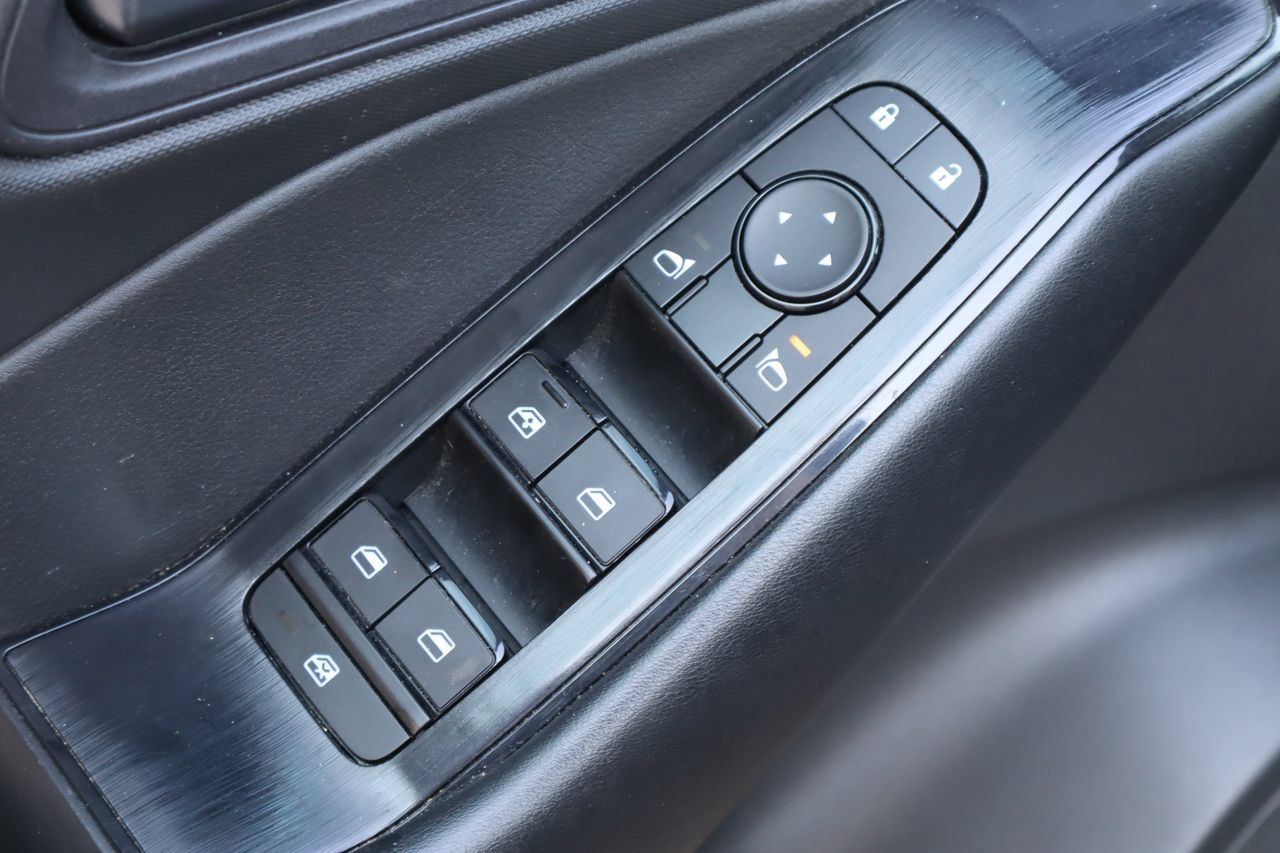 Used 2024 Nissan Rogue S AWD/4WD image 20
