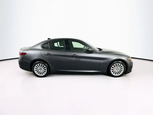 Used 2023 Alfa Romeo Giulia Sprint AWD/4WD image 10