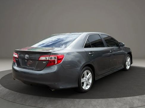 Used 2013 Toyota Camry SE FWD image 6