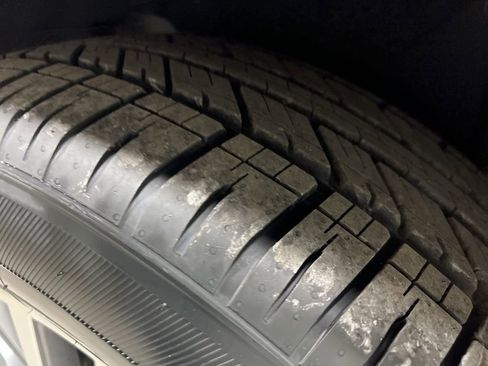 Used 2023 Nissan Armada SL w/ Captain's Chairs Package image 43