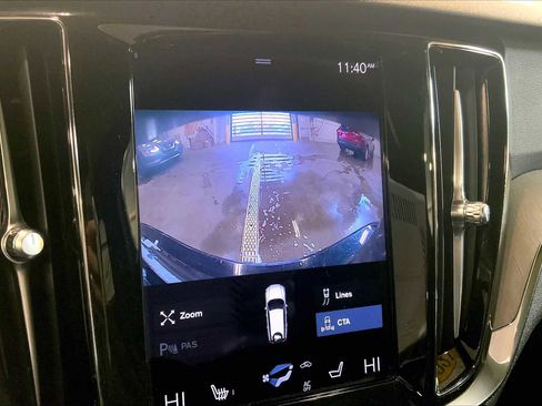 Used 2021 Volvo V60 T5 Cross Country image 28