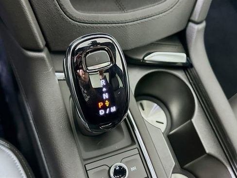 Used 2025 Cadillac XT6 Premium Luxury w/ Technology Package image 12