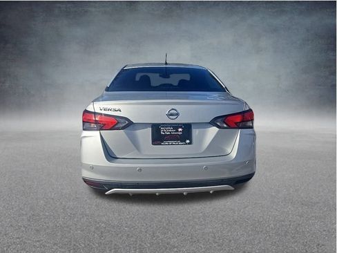 Used 2021 Nissan Versa S image 6