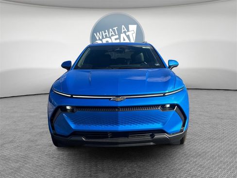 New 2026 Chevrolet Equinox EV LT image 9