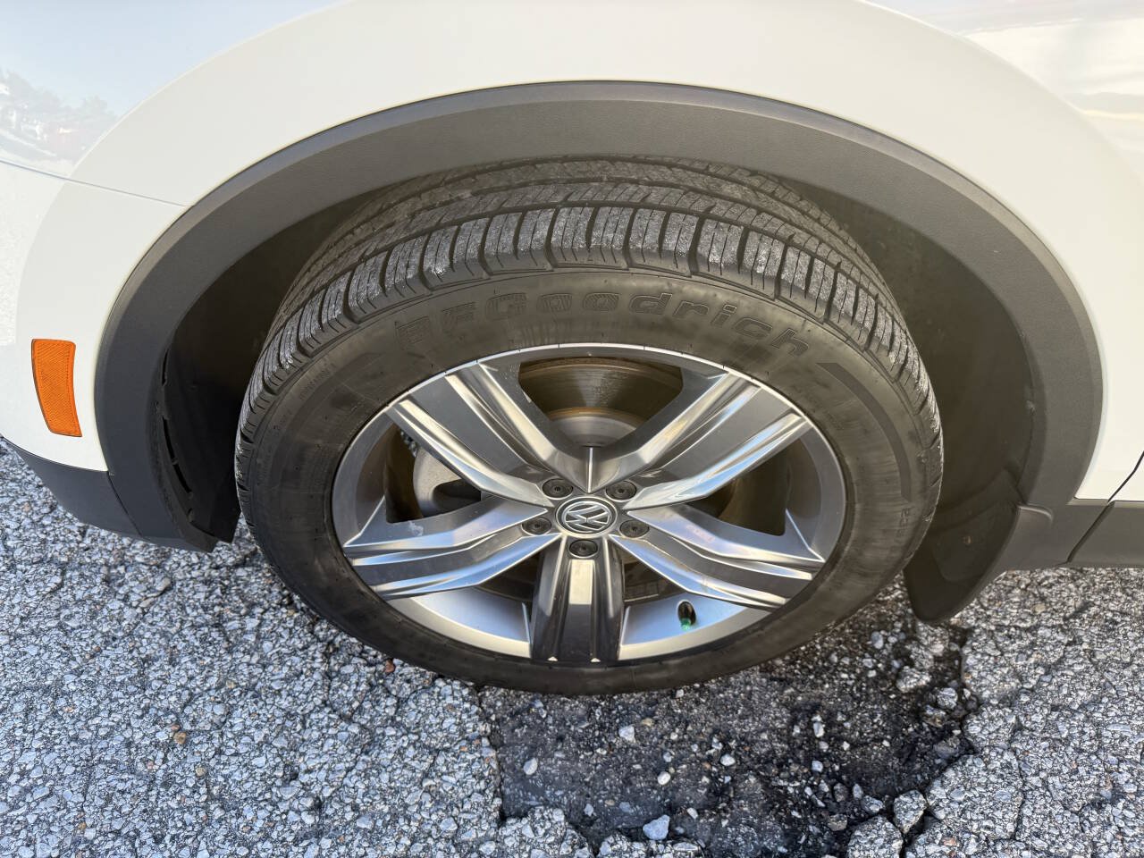Used 2019 Volkswagen Tiguan SEL Premium AWD/4WD image 11