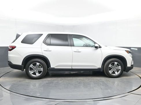 Used 2025 Honda Pilot EX-L image 15