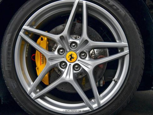 Used 2016 Ferrari California T image 80