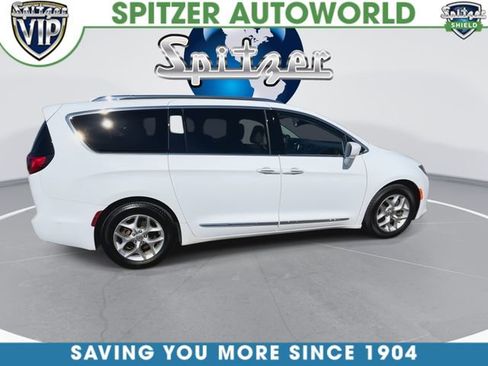 Used 2019 Chrysler Pacifica Touring-L Plus image 10