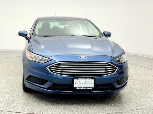 Used 2018 Ford Fusion SE image 2