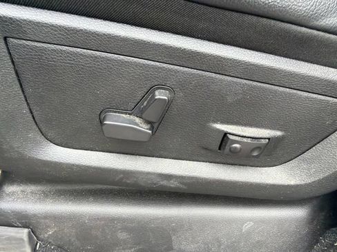 Used 2025 RAM 2500 Laramie AWD/4WD image 20