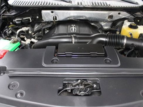 Used 2015 Lincoln Navigator 2WD image 27