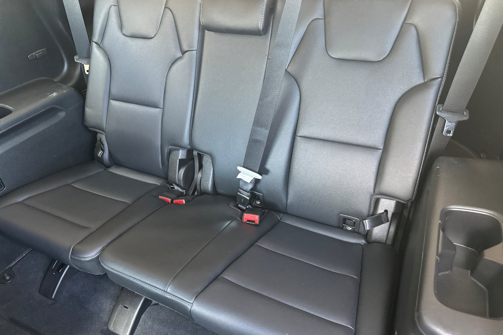 Used 2024 Kia Telluride EX w/ EX Captain's Chair Package FWD image 15