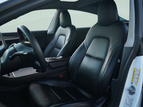 Used 2021 Tesla Model 3 Standard Range Plus image 33