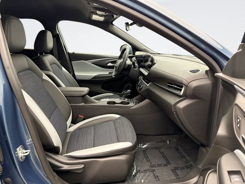 Used 2024 Buick Envista Sport Touring w/ Convenience I Package FWD image 9