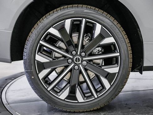 New 2026 Volvo XC60 T8 Ultra w/ Protection Package Premier AWD/4WD image 11