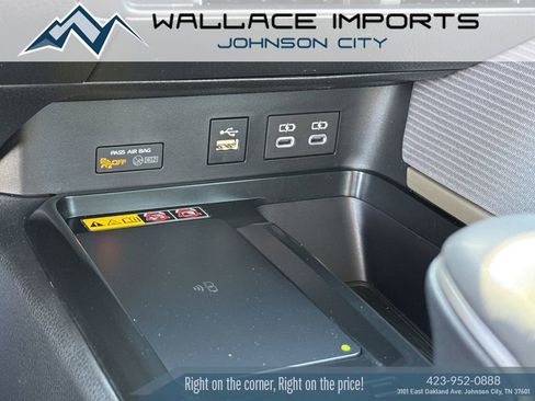 Used 2025 Toyota Camry SE w/ Convenience Package FWD image 29