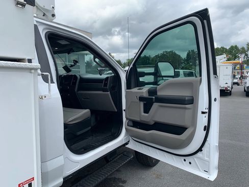 Used 2019 Ford F550 4x4 Regular Cab Super Duty image 25