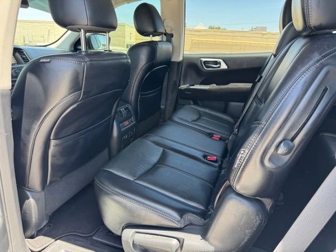 Used 2020 Nissan Pathfinder SL image 13