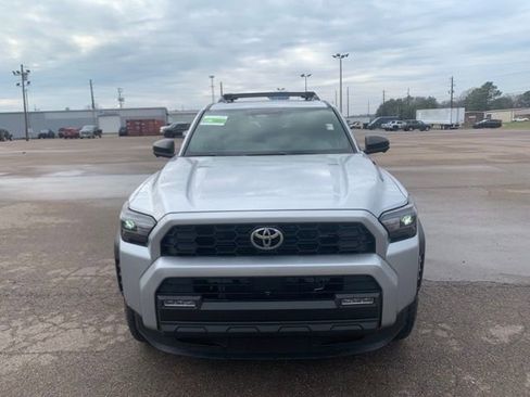 Used 2025 Toyota 4Runner 4WD image 2